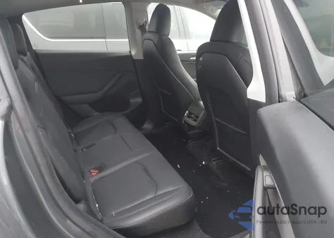 2023 Tesla Model Y Awd/Long Range Dual Motor All-Wheel Drive z USA, uszkodzony, nr VIN 7SAYGDEE6PF742993